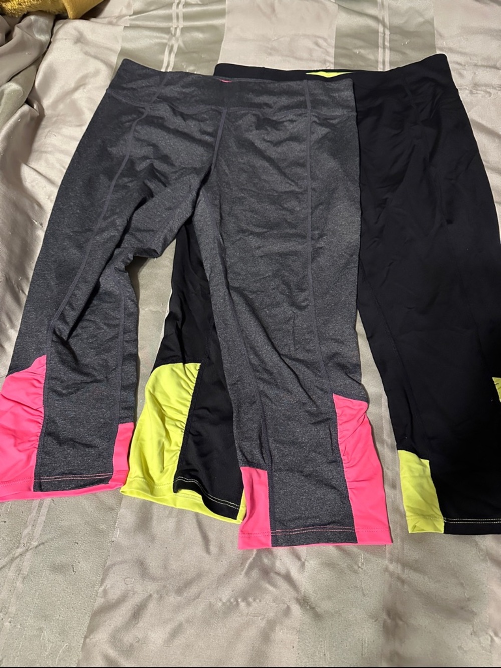 Set of 2 Women’s XL Calvin Klein Leggings! Get your FIT on!